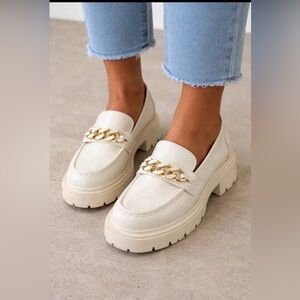 ALDO Off White/Cream Patent Platform Loafers Chain Chunky Lug Sole Size 7